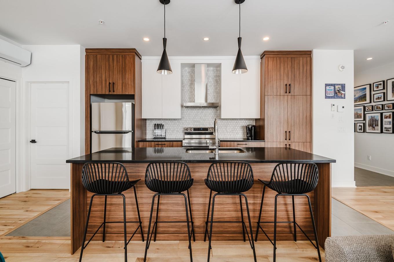 Kitchen - 206-3660 Rue Roland-Marquette, Longueuil (Saint-Hubert), QC - Indoor