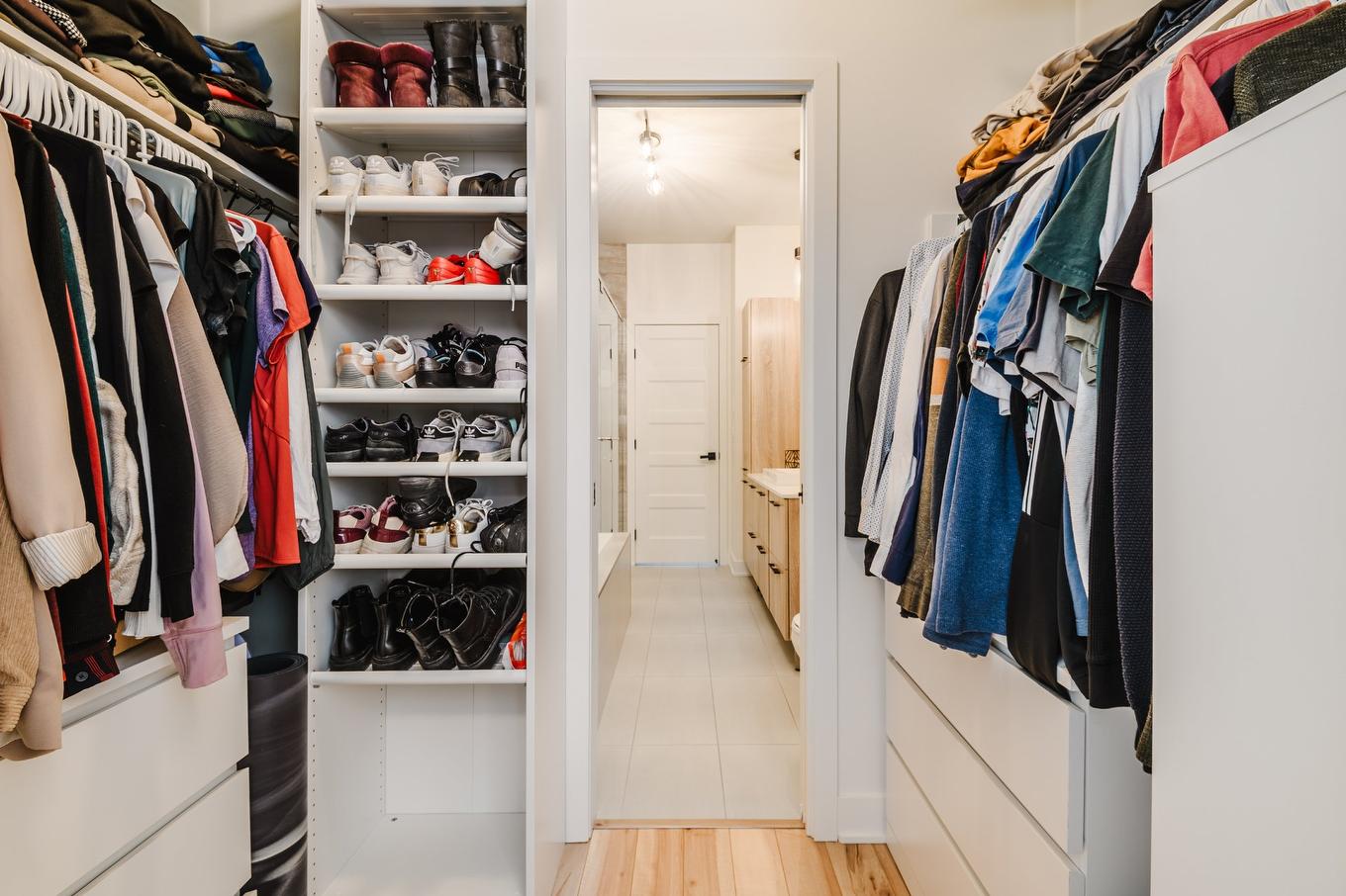 Walk-in closet - 206-3660 Rue Roland-Marquette, Longueuil (Saint-Hubert), QC - Indoor With Storage