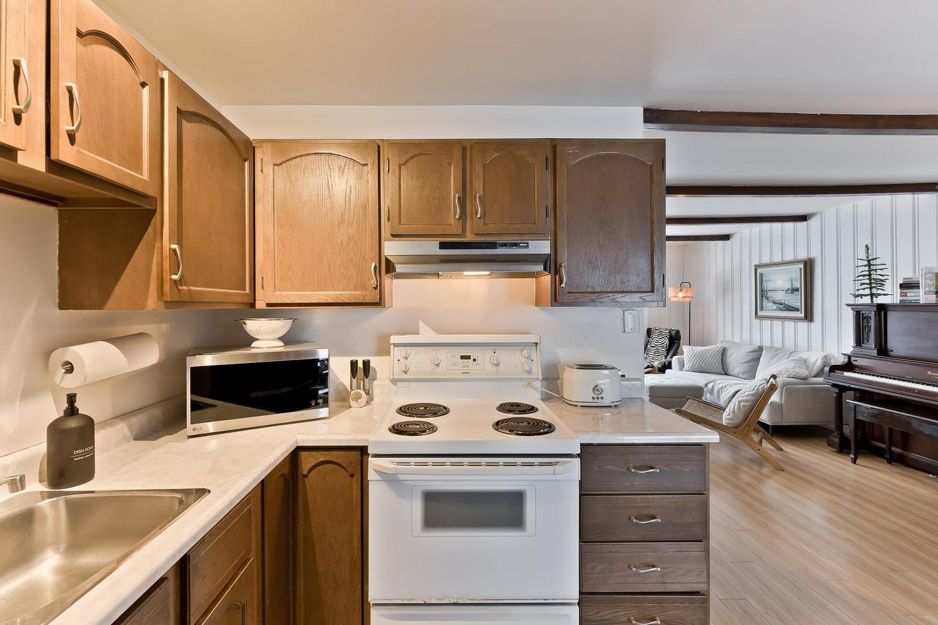 Cuisine - 410 Av. Des Aunes, Magog, QC - Indoor Photo Showing Kitchen