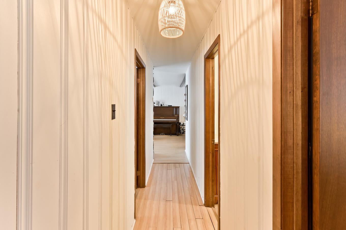 Hall d'entrée/Vestibule - 410 Av. Des Aunes, Magog, QC - Indoor Photo Showing Other Room