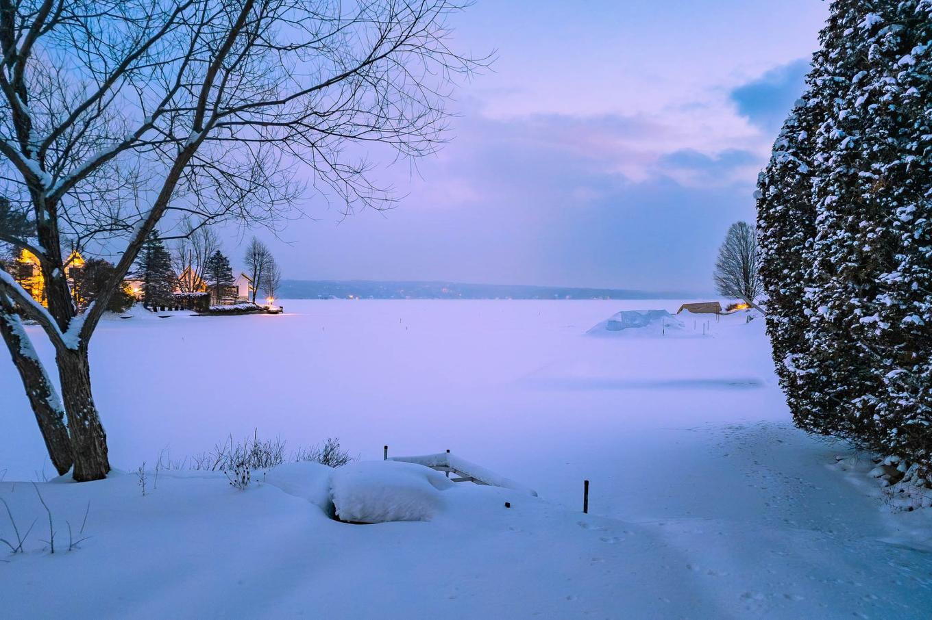 Vue sur l'eau - 410 Av. Des Aunes, Magog, QC - Outdoor With Body Of Water With View