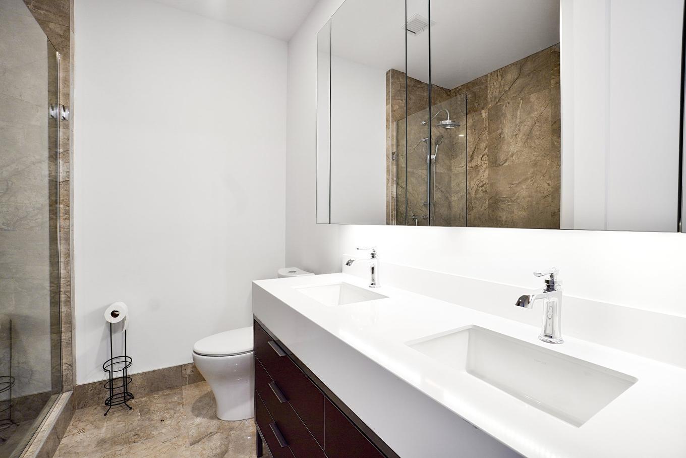 Salle de bains attenante à la CCP - Ph2605-2060 Rue Peel, Montréal (Ville-Marie), QC - Indoor Photo Showing Bathroom