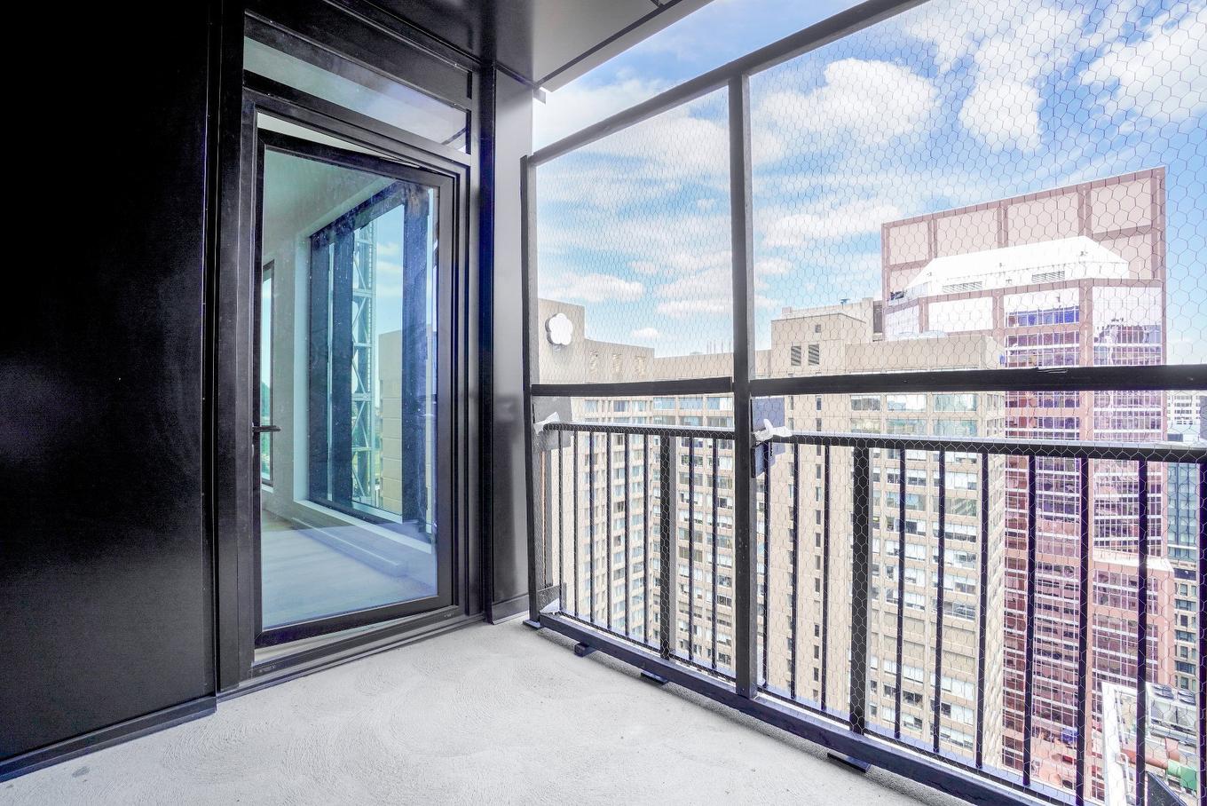 Balcon - Ph2605-2060 Rue Peel, Montréal (Ville-Marie), QC - With Exterior