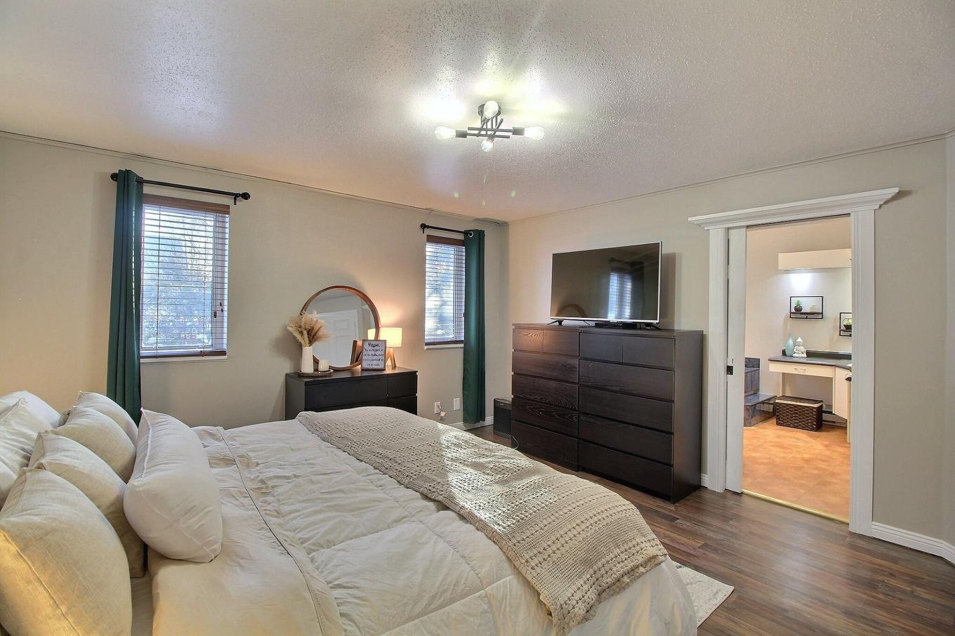 Chambre à coucher principale - 316 Rue Canadienne, Val-D'Or, QC - Indoor Photo Showing Bedroom