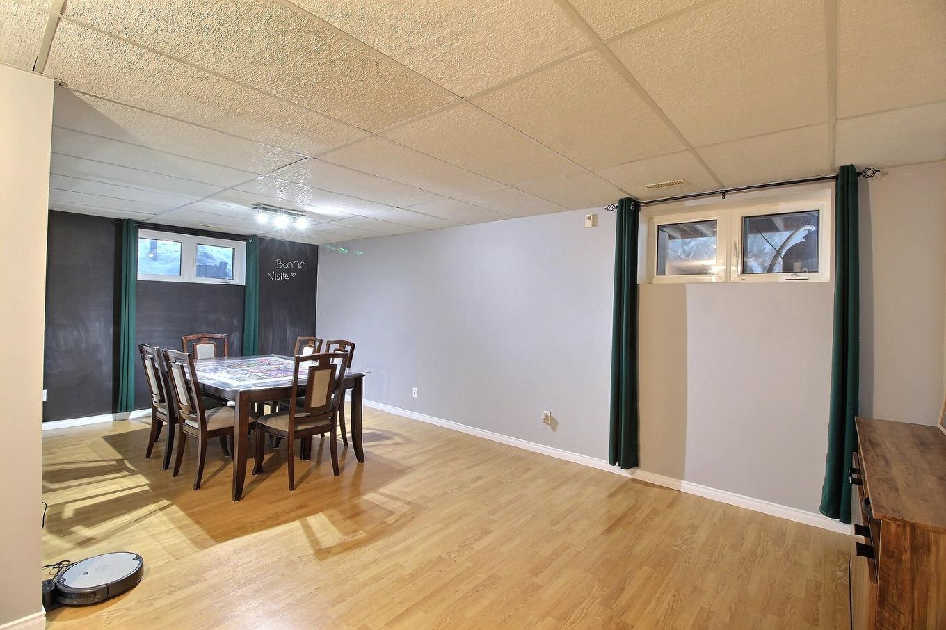 Salle familiale - 316 Rue Canadienne, Val-D'Or, QC - Indoor