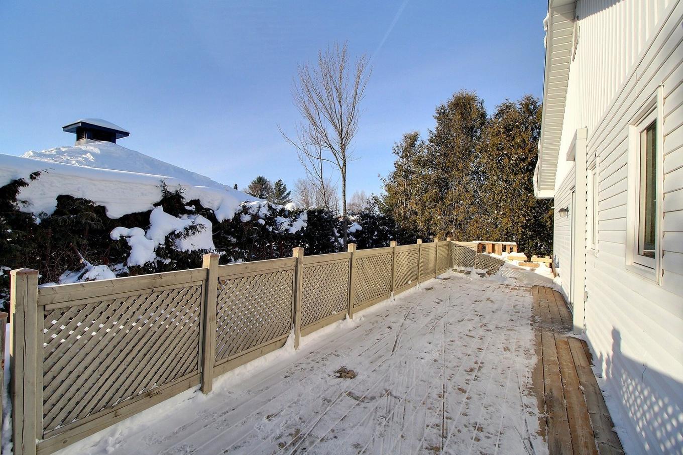 Terrasse - 316 Rue Canadienne, Val-D'Or, QC - Outdoor