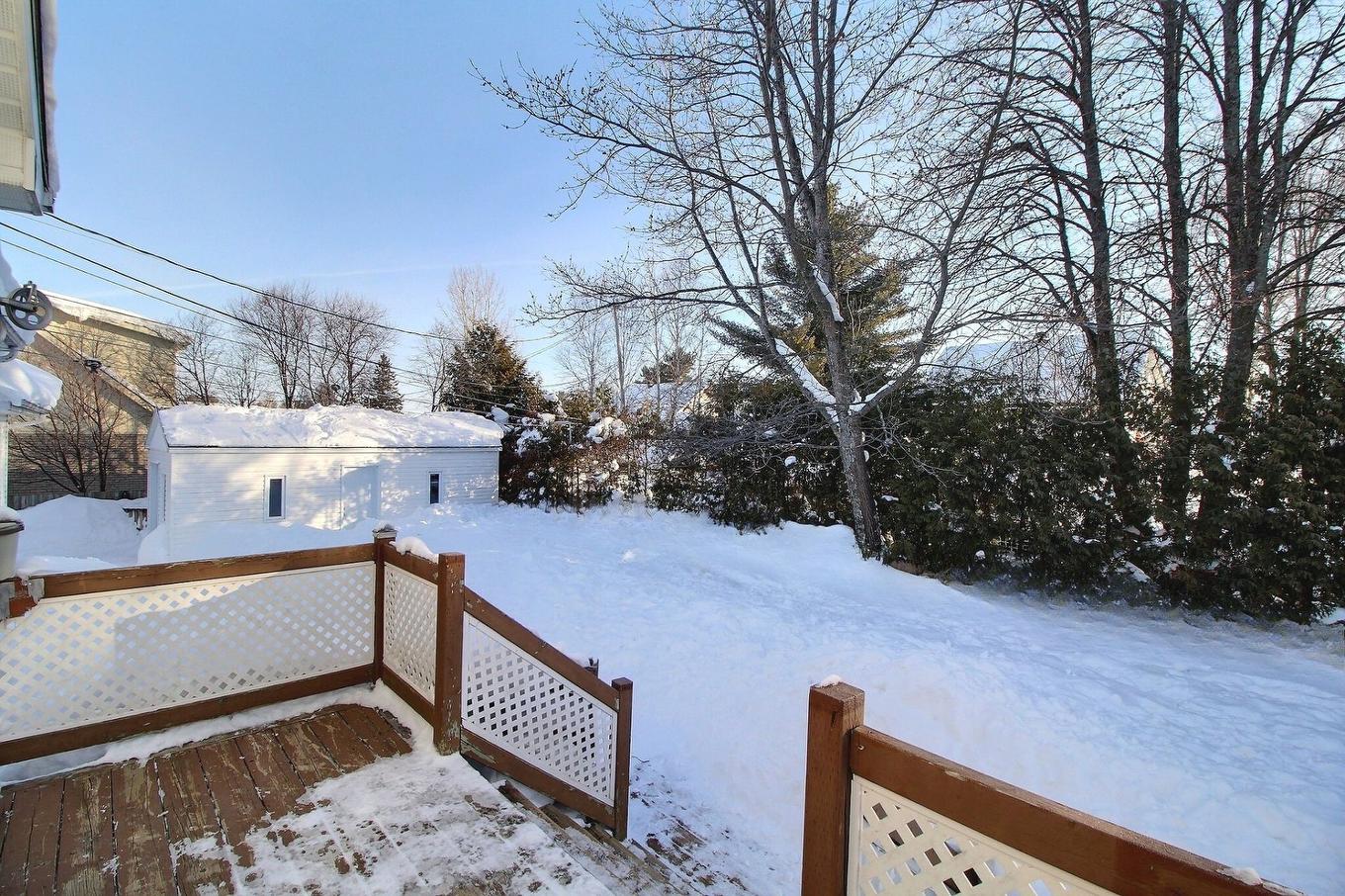 Cour - 316 Rue Canadienne, Val-D'Or, QC - Outdoor