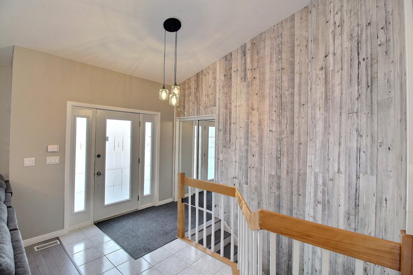 Hall d'entrée/Vestibule - 316 Rue Canadienne, Val-D'Or, QC - Indoor Photo Showing Other Room