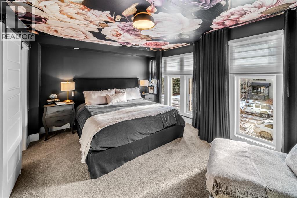 1910 48 Avenue Sw, Calgary, AB - Indoor Photo Showing Bedroom