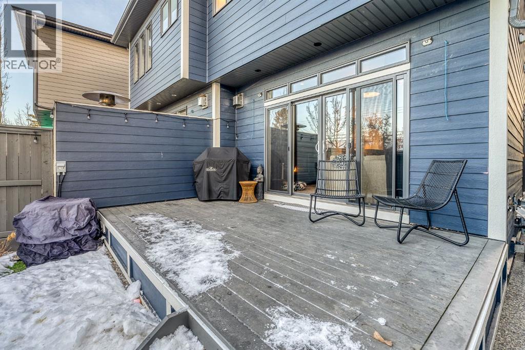 1910 48 Avenue Sw, Calgary, AB - Outdoor With Exterior