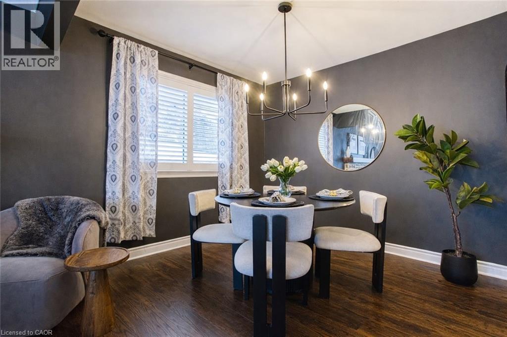 111 Leitch Drive, Grimsby, ON