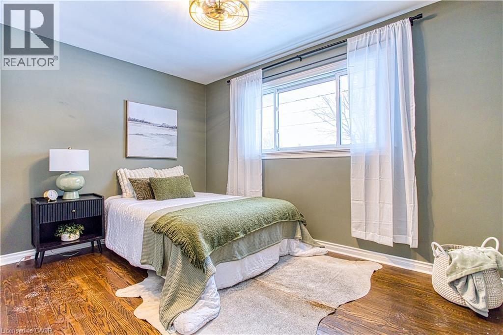 111 Leitch Drive, Grimsby, ON