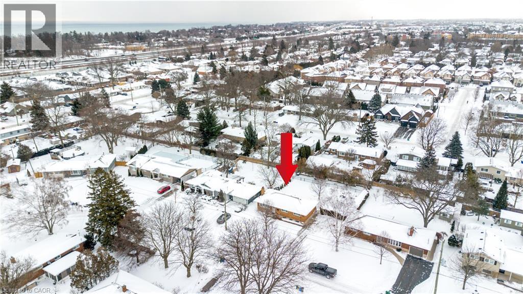 111 Leitch Drive, Grimsby, ON