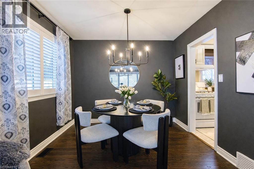 111 Leitch Drive, Grimsby, ON