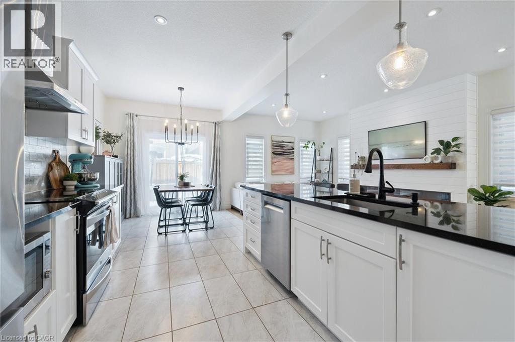 447 Moorlands Crescent, Kitchener, ON - Indoor Photo Showing Kitchen With Upgraded Kitchen