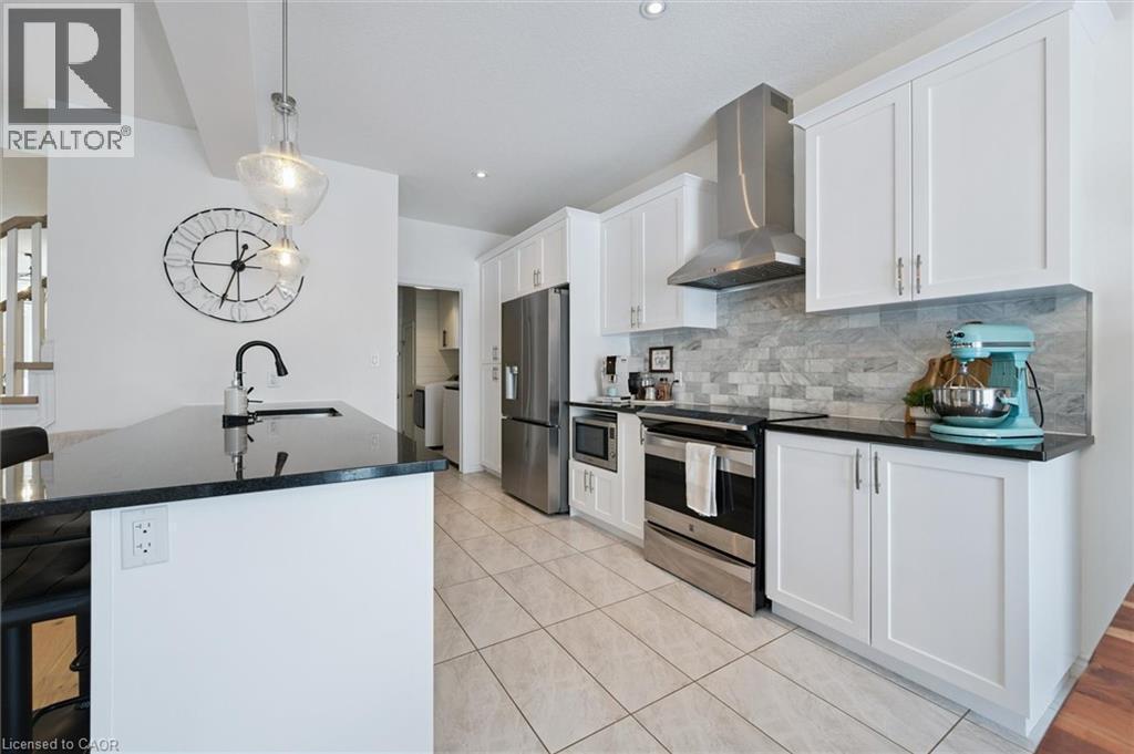 447 Moorlands Crescent, Kitchener, ON - Indoor Photo Showing Kitchen With Upgraded Kitchen