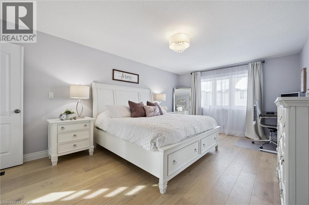 447 Moorlands Crescent, Kitchener, ON - Indoor Photo Showing Bedroom