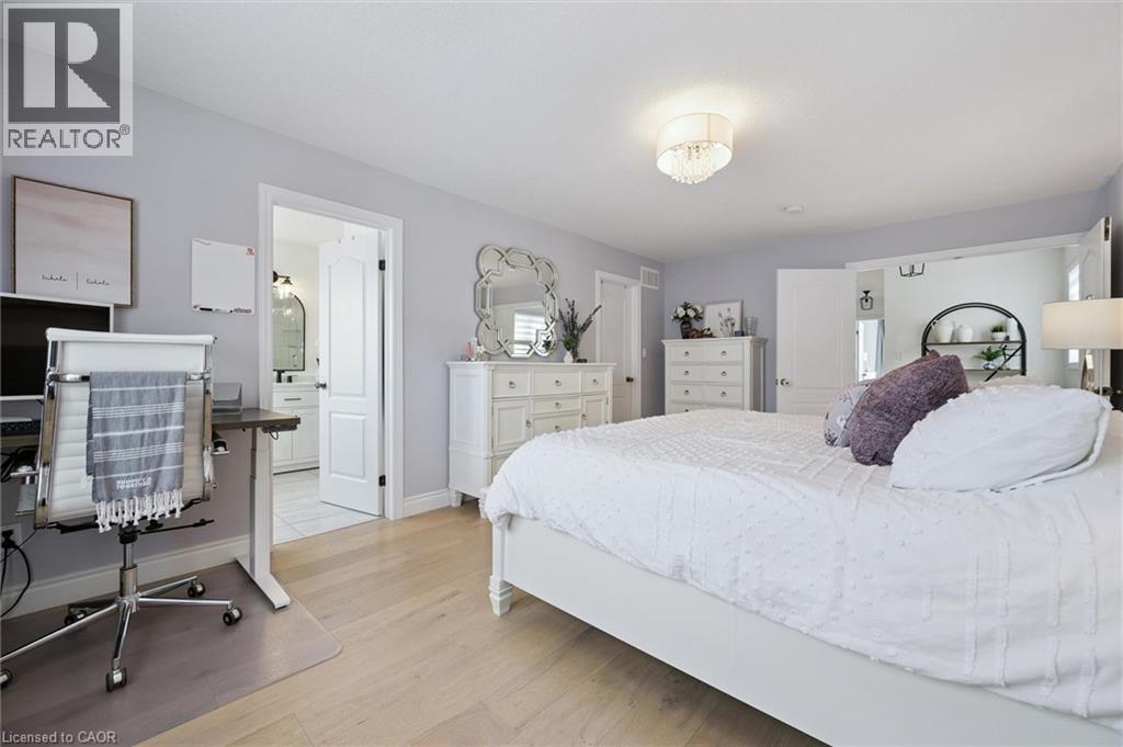 447 Moorlands Crescent, Kitchener, ON - Indoor Photo Showing Bedroom