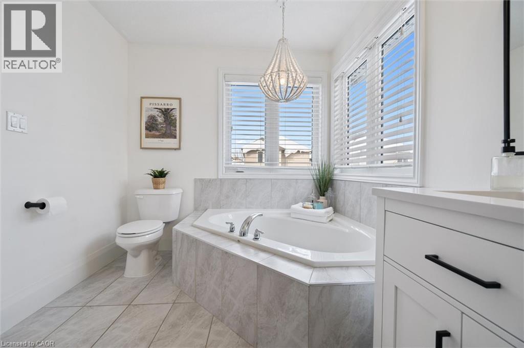 447 Moorlands Crescent, Kitchener, ON - Indoor Photo Showing Bathroom