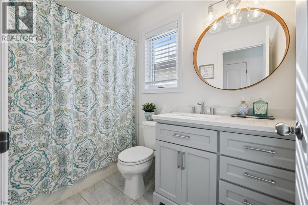 447 Moorlands Crescent, Kitchener, ON - Indoor Photo Showing Bathroom