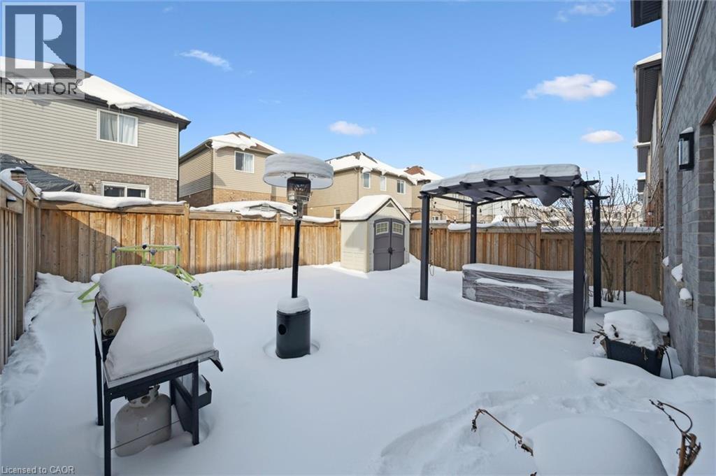 447 Moorlands Crescent, Kitchener, ON - Outdoor