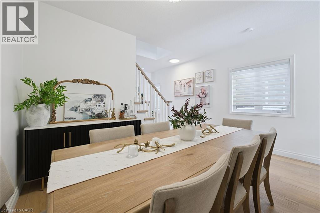 447 Moorlands Crescent, Kitchener, ON - Indoor Photo Showing Dining Room