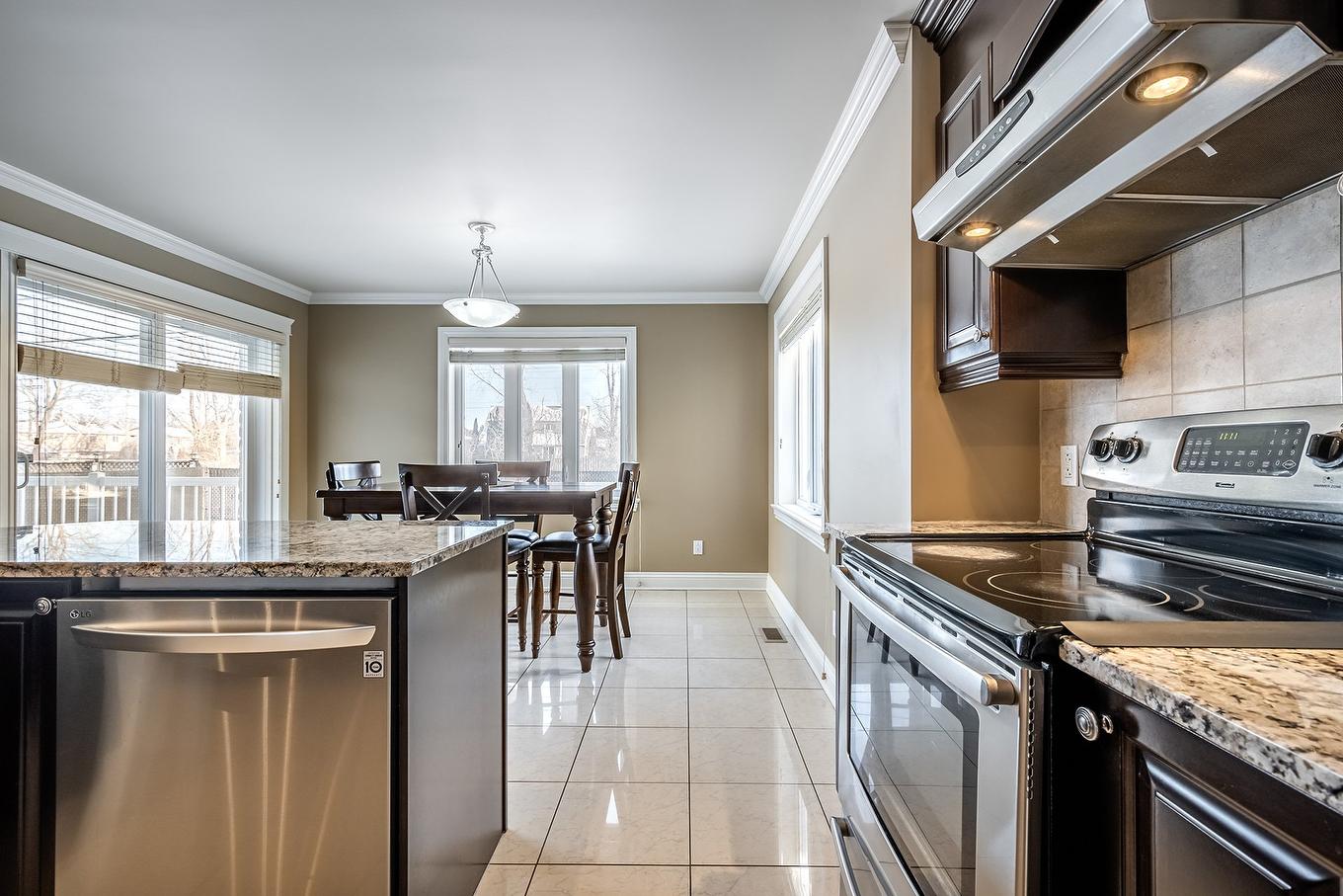 Kitchen - 24 Rue Du Syrah, Kirkland, QC - Indoor Photo Showing Kitchen