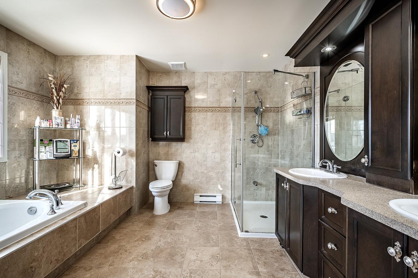 Ensuite bathroom - 24 Rue Du Syrah, Kirkland, QC - Indoor Photo Showing Bathroom