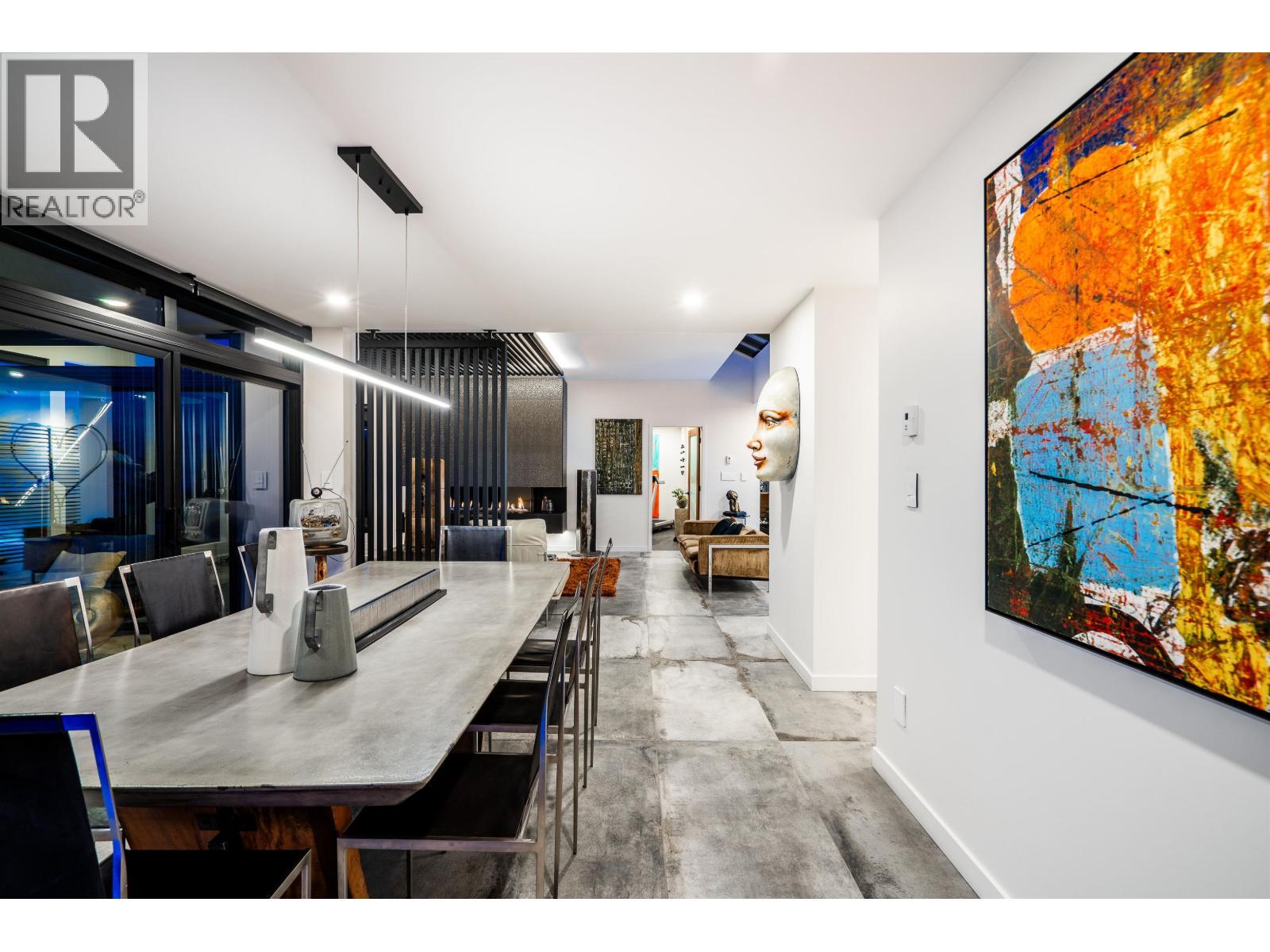 5325 Montiverdi Place, West Vancouver, BC - Indoor Photo Showing Dining Room