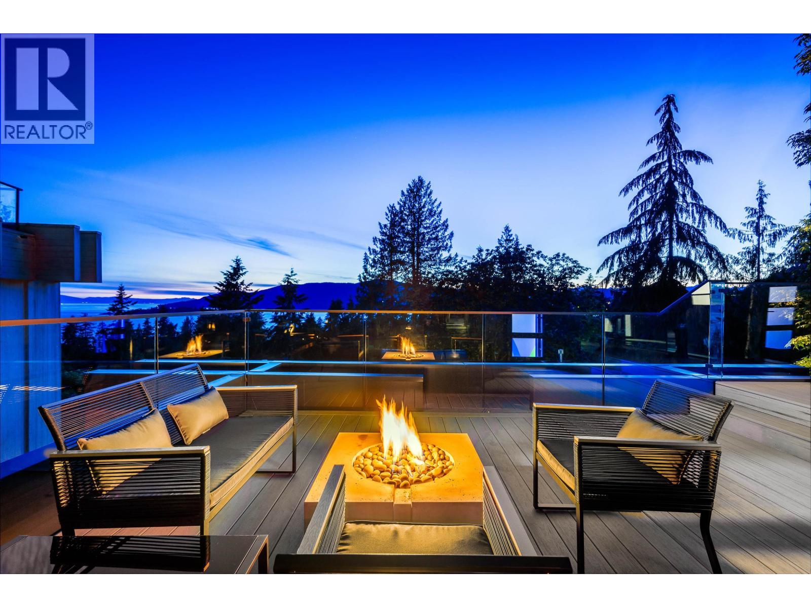 5325 Montiverdi Place, West Vancouver, BC - Outdoor
