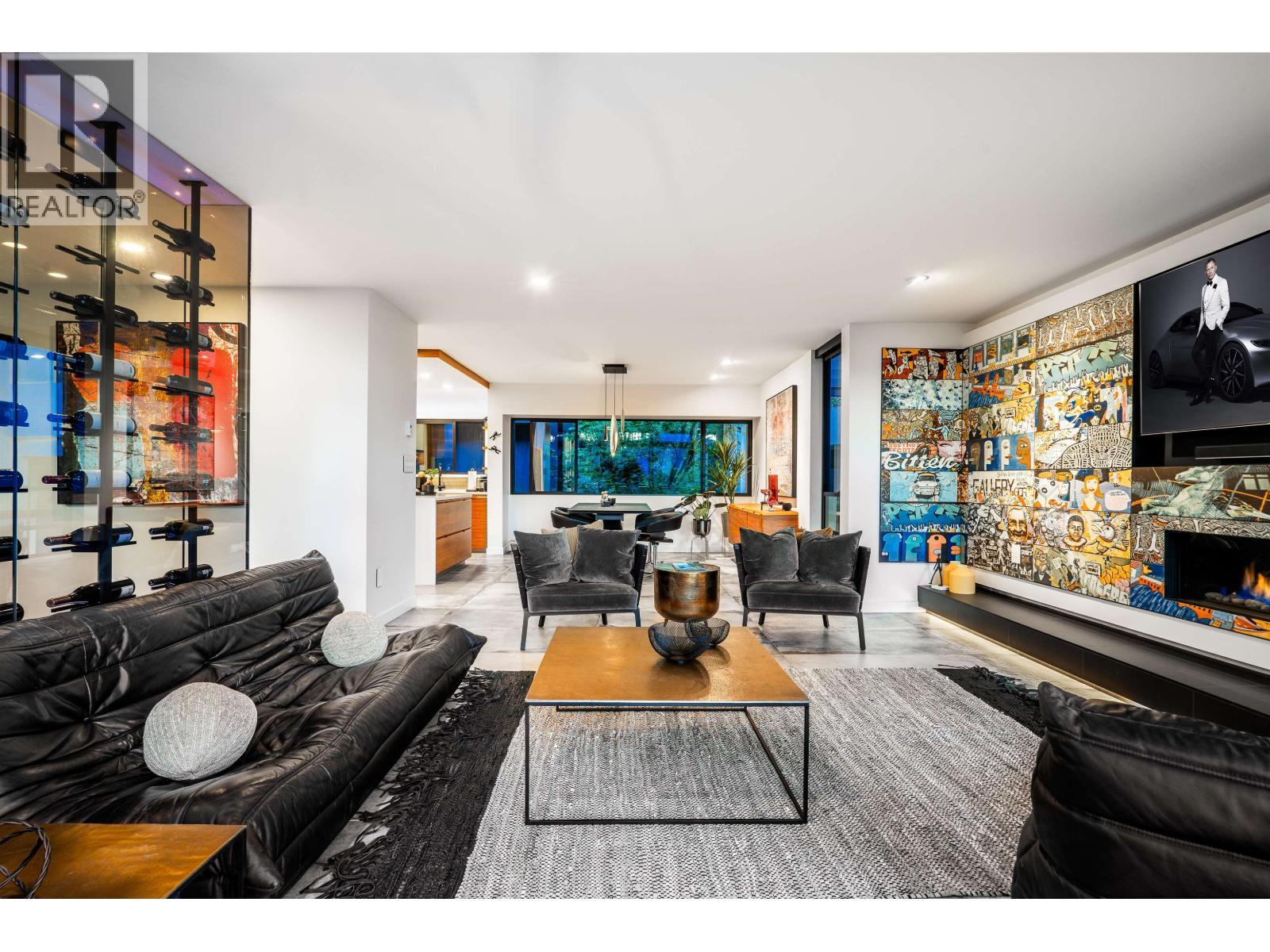 5325 Montiverdi Place, West Vancouver, BC - Indoor Photo Showing Living Room