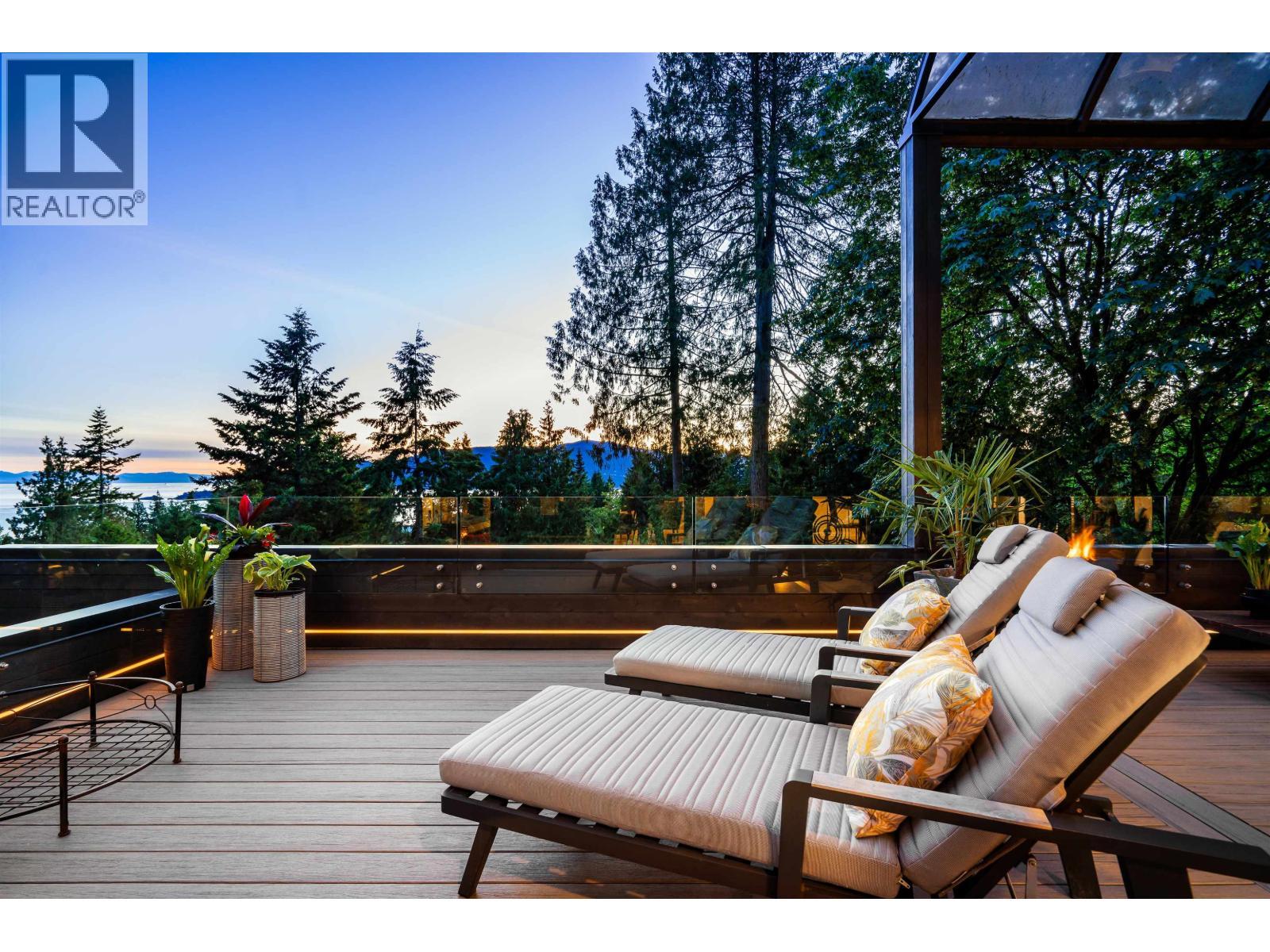 5325 Montiverdi Place, West Vancouver, BC - Outdoor With Deck Patio Veranda