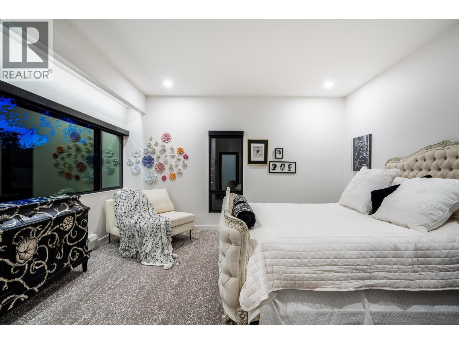 5325 Montiverdi Place, West Vancouver, BC - Indoor Photo Showing Bedroom