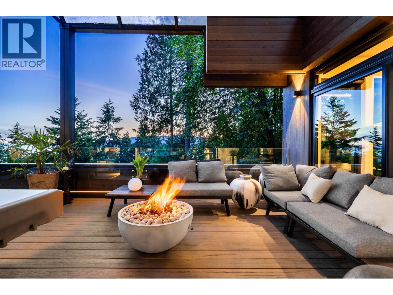5325 Montiverdi Place, West Vancouver, BC - Outdoor With Deck Patio Veranda With Exterior