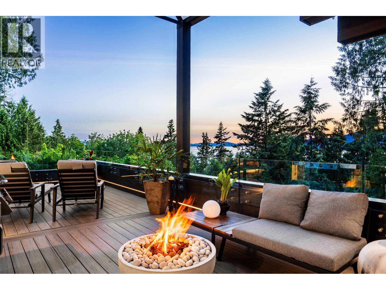 5325 Montiverdi Place, West Vancouver, BC - Outdoor With Deck Patio Veranda