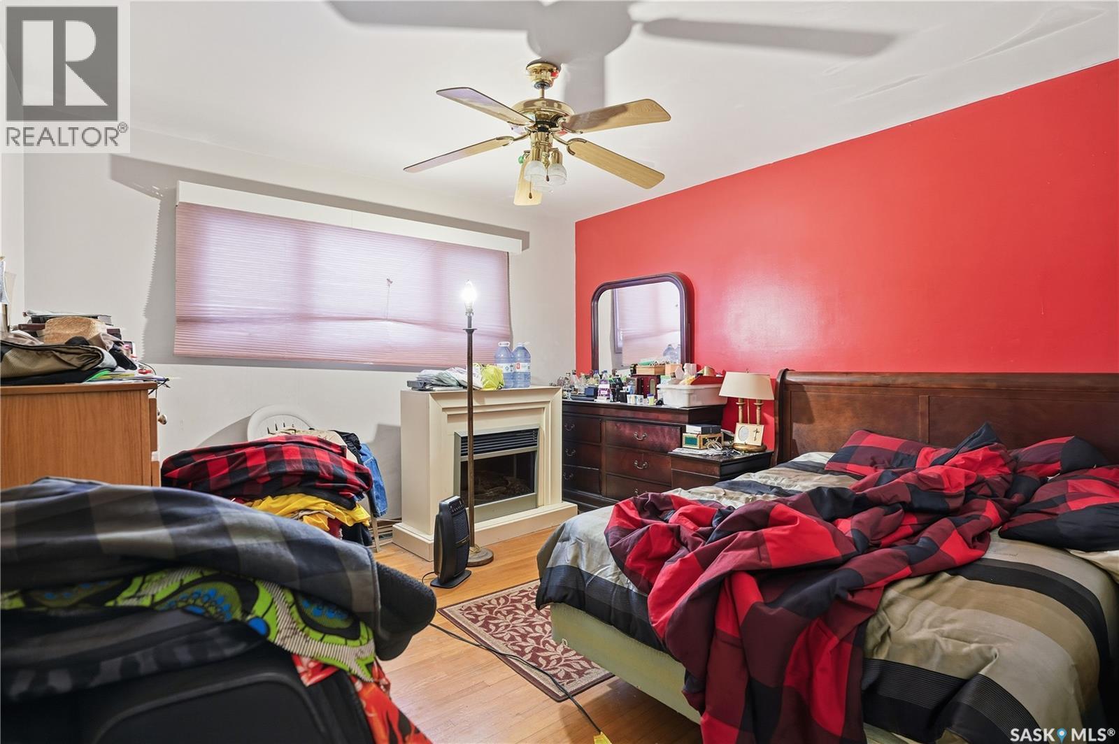 4111 Mcphail Avenue, Regina, SK - Indoor Photo Showing Bedroom