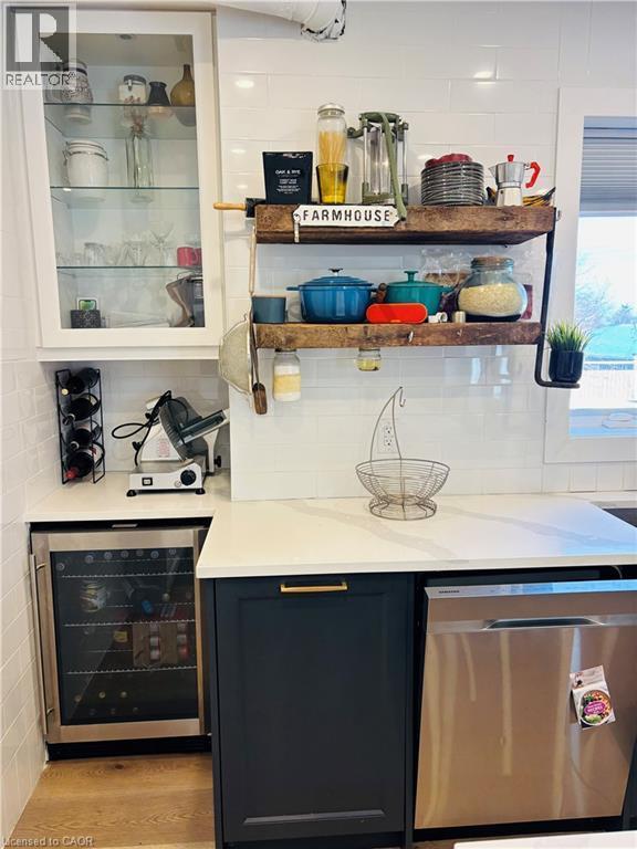 coffee bar - 31 Weir Street S, Hamilton, ON - Indoor