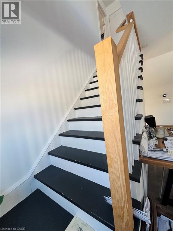 31 Weir Street S, Hamilton, ON - Indoor Photo Showing Other Room