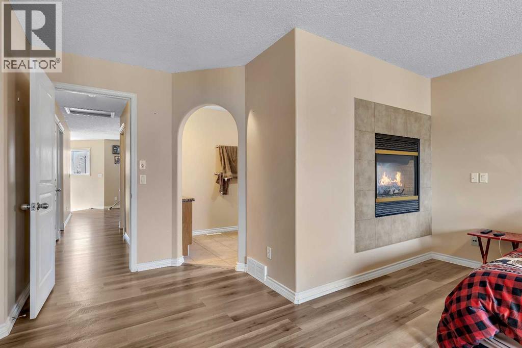 Primary Ensuite - 60 Sherwood Way Nw, Calgary, AB - Indoor