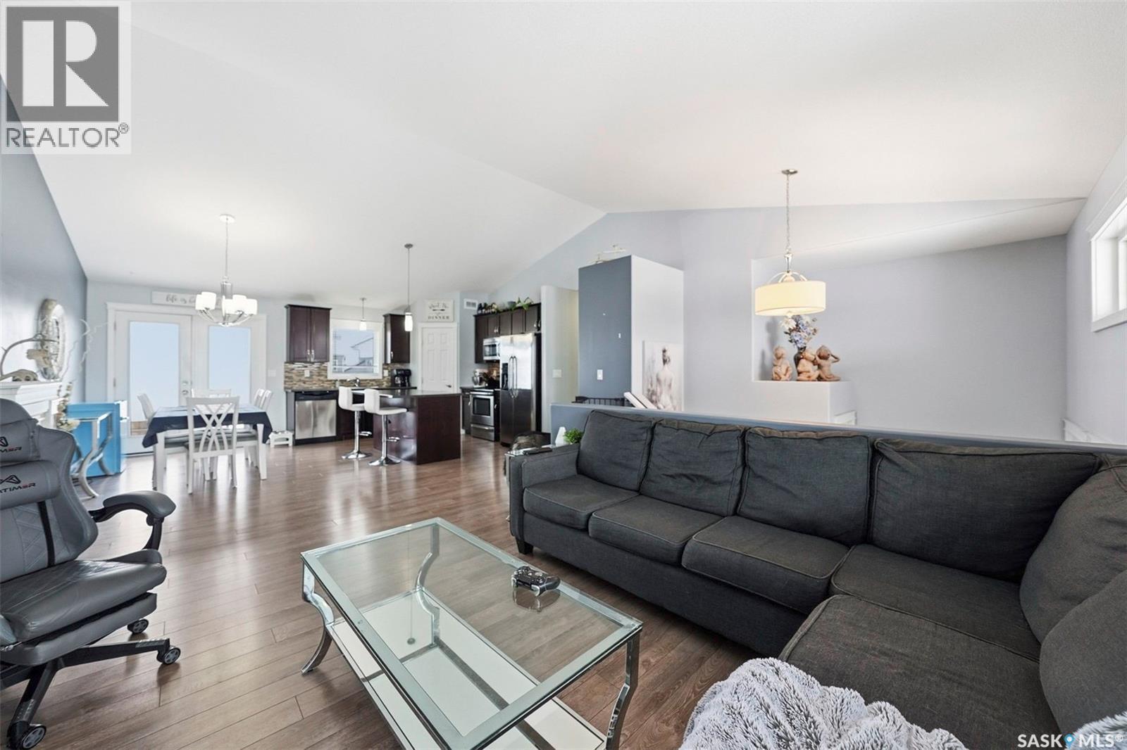 536 Palmer Crescent, Warman, SK - Indoor Photo Showing Living Room
