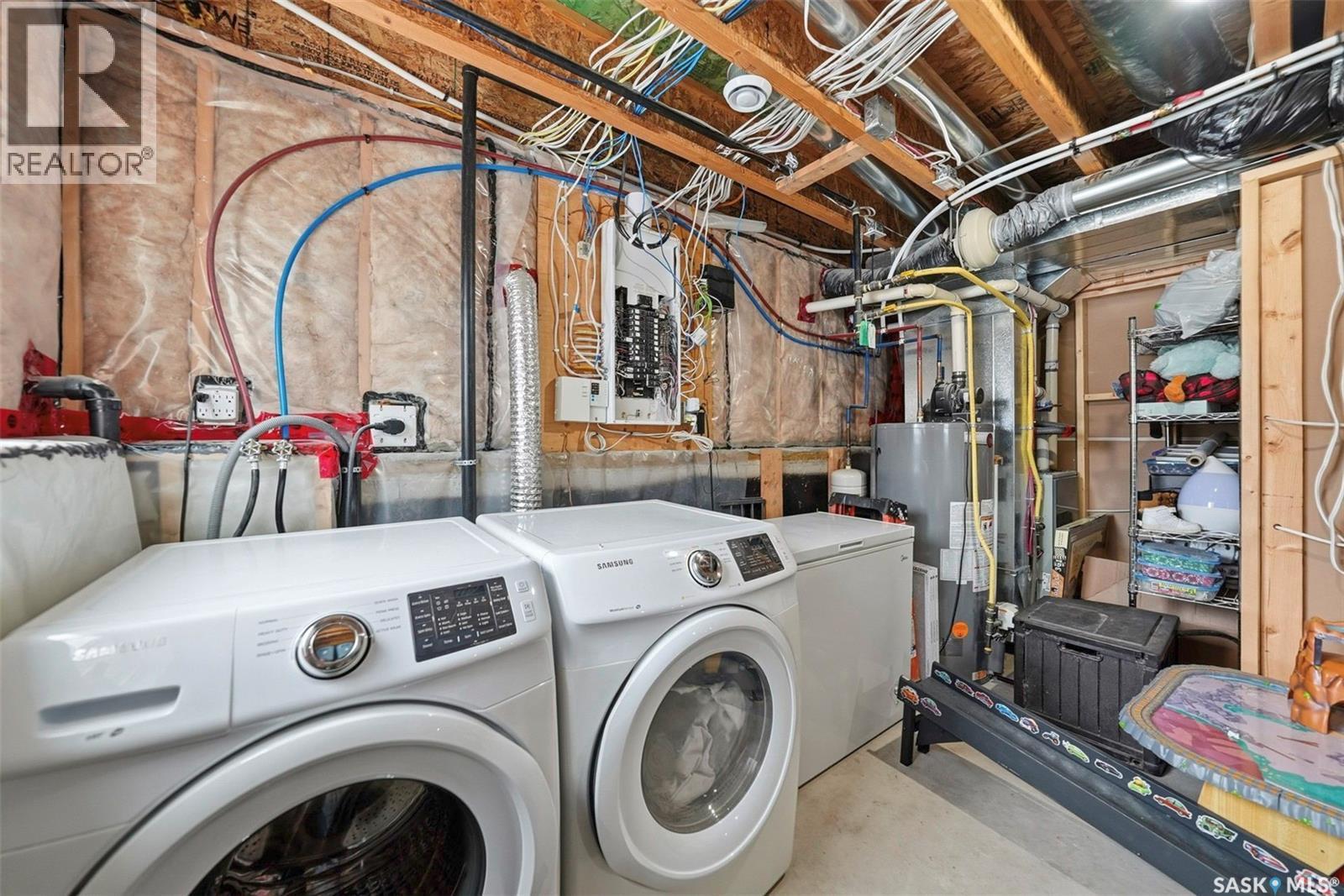 536 Palmer Crescent, Warman, SK - Indoor Photo Showing Laundry Room