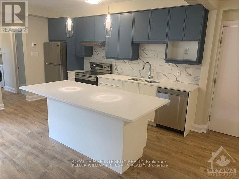 470 Besserer Street, Ottawa, ON - Indoor Photo Showing Kitchen