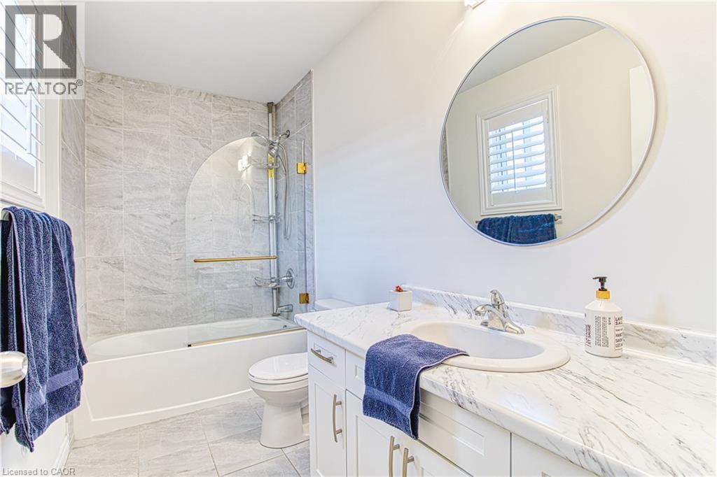 Ensuite - 32 Hudson Drive, Cayuga, ON - Indoor Photo Showing Bathroom