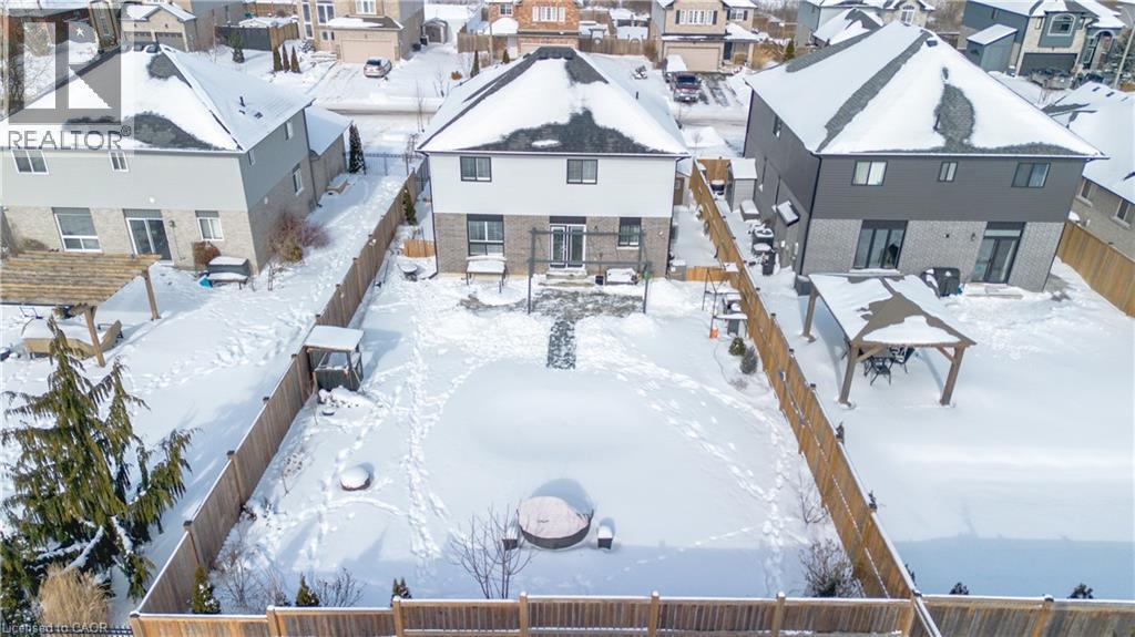 32 Hudson Drive, Cayuga, ON - Outdoor