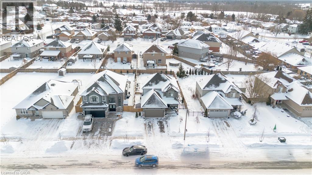 32 Hudson Drive, Cayuga, ON - Outdoor