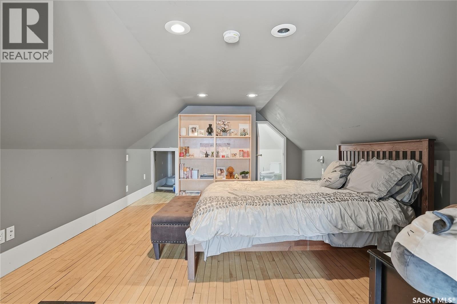 923 7Th Avenue N, Saskatoon, SK - Indoor Photo Showing Bedroom