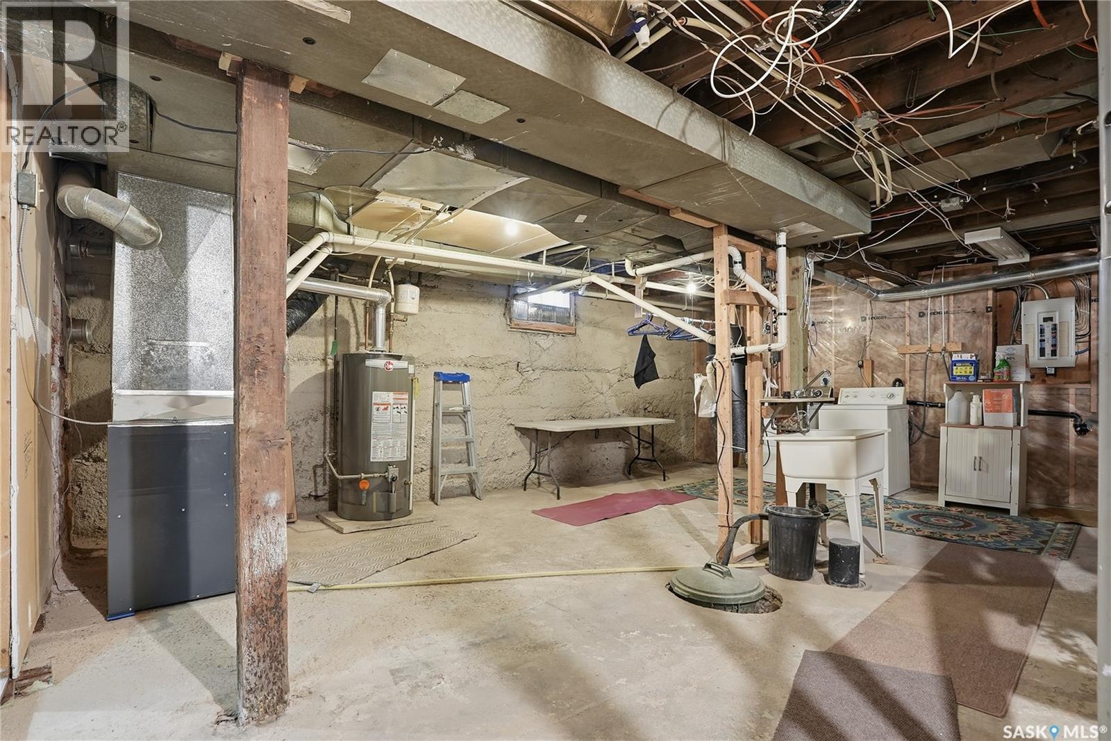 923 7Th Avenue N, Saskatoon, SK - Indoor Photo Showing Basement
