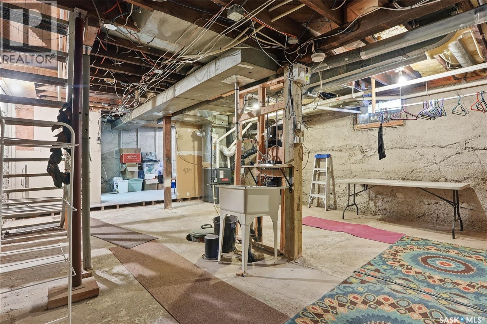 923 7Th Avenue N, Saskatoon, SK - Indoor Photo Showing Basement