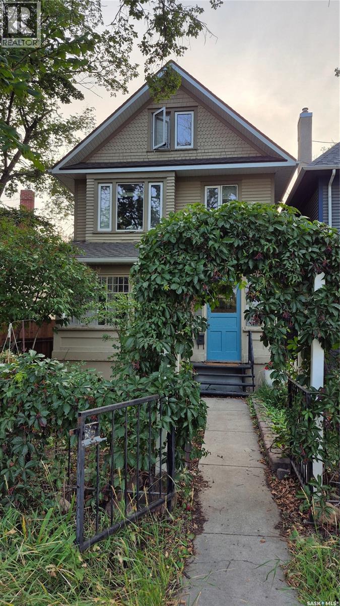 923 7Th Avenue N, Saskatoon, SK - Outdoor