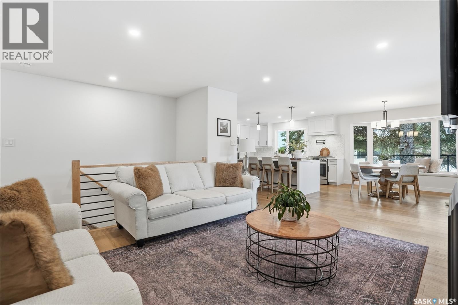 115 Whiteswan Drive, Saskatoon, SK - Indoor Photo Showing Living Room